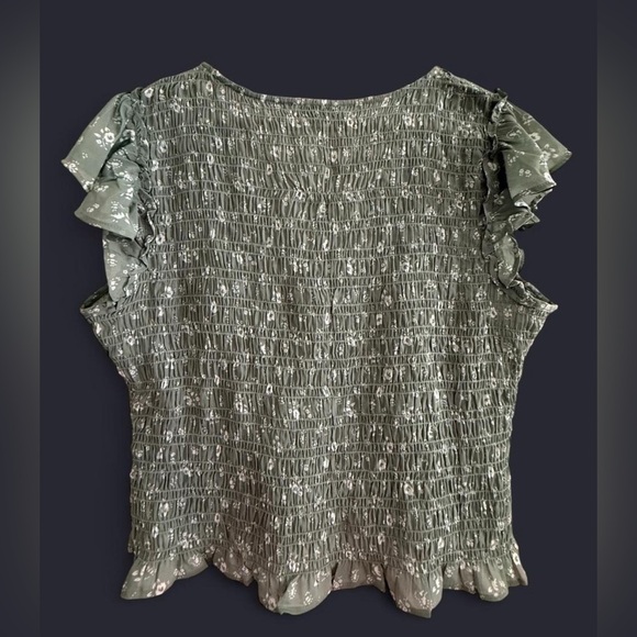Madewell Green Smocked Flutter Sleeve Blouse - Picture 2 of 4